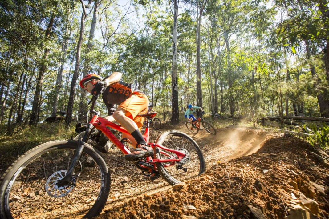 mountain biking lake weyba noosa lodge